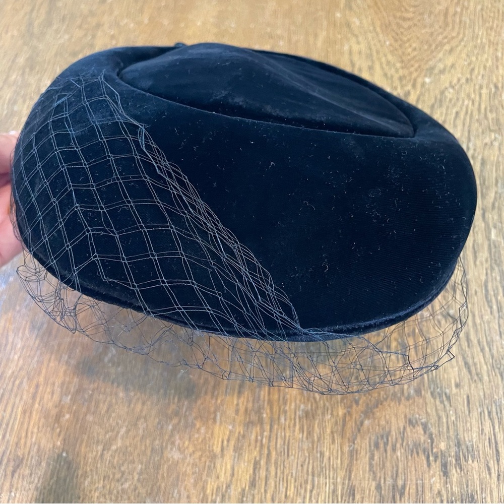 Vintage Millinery Hat Black Mourning Beret Pillbox Fascinator Netting Veiled